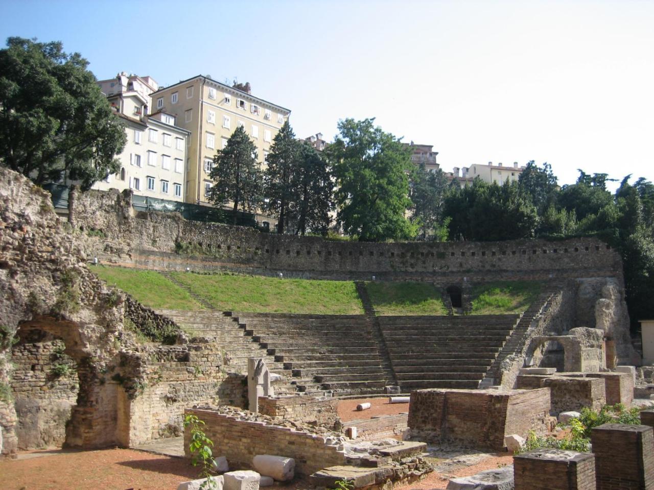Residence Teatro Romano Trieste Ngoại thất bức ảnh